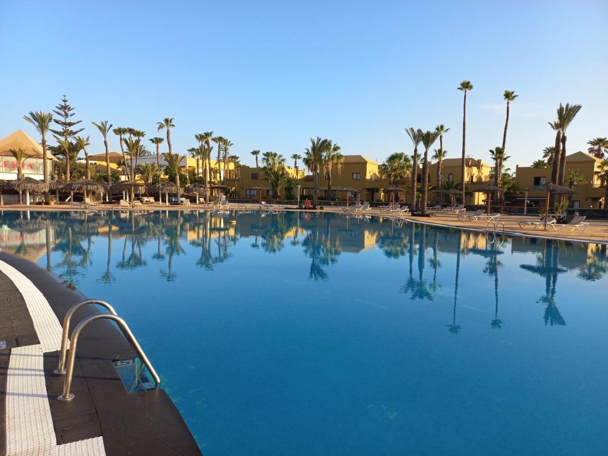 Apartamentos Corralejo Playa Oasis Екстер'єр фото